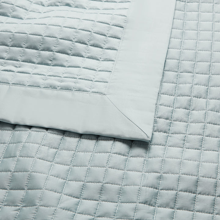 420TC Quilted Coverlet